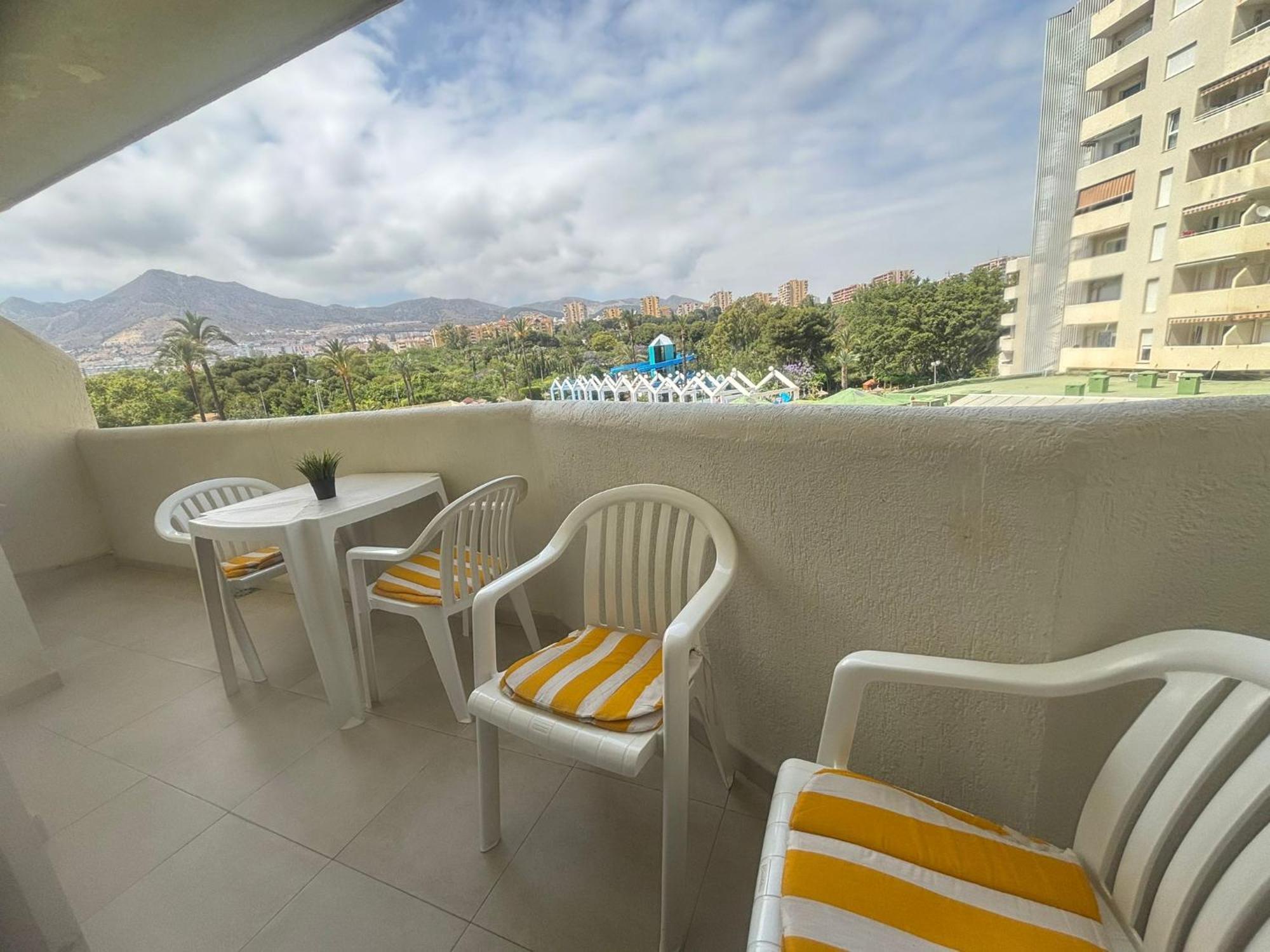 Apartamentos Benalbeach By Benalnova ベナルマデナ エクステリア 写真