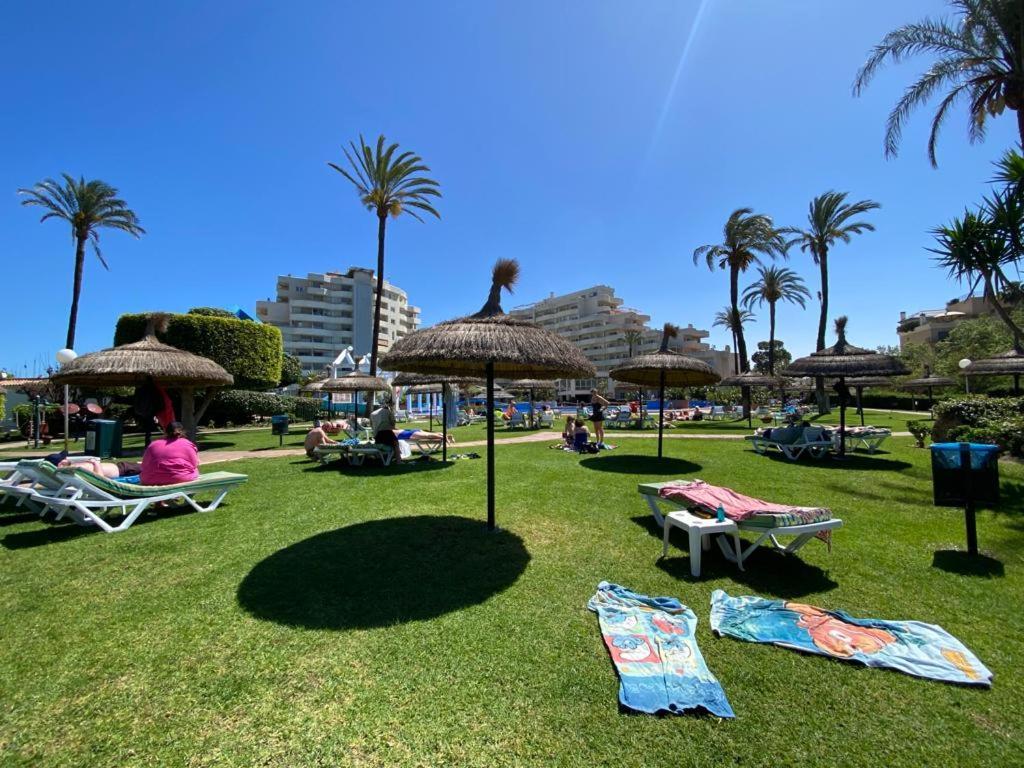 Apartamentos Benalbeach By Benalnova ベナルマデナ エクステリア 写真